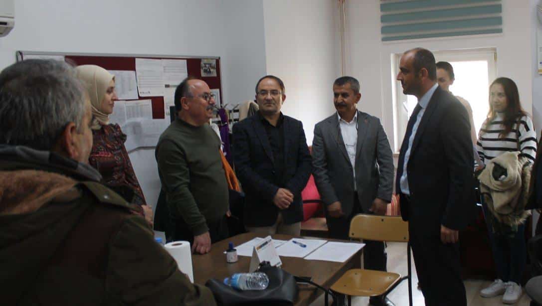 İlçe Milli Eğitim Müdürümüz Sayın Ali Serkan ATLAN ve Şube Müdürümüz Mehmet Halis DEMİR, İlçe Zümre Toplantılarını Ziyaret Etti 