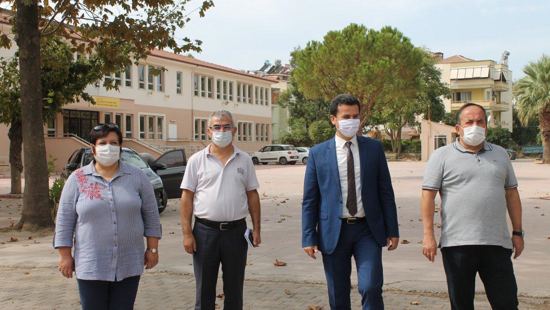 Kaymakamımız Sn. Ekrem İNCİ Ve Milli Eğitim Müdürümüz Sn. İbrahim KİRAZ 'ın Şehit Polis Demet Sezen METEM Okulunu Ziyareti