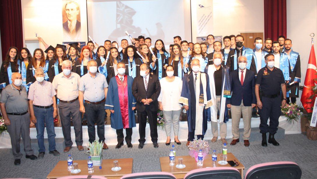 Milli Eğitim Müdürümüz Sayın Cezayir BİLEKLİ Türk Hava Kurumu Üniversitesi  İzmir Havacılık Meslek Yüksekokulu Diploma Törenine Katıldı