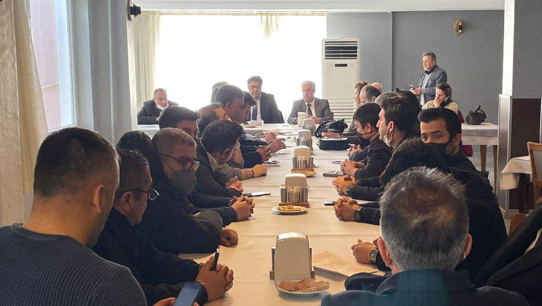 İlçe Milli Eğitim Müdürümüz Sayın Cezayir BİLEKLİ'nin Başkanlığında; Şube ve Kurum Müdürlerinin Katılımı ile  Mart ayı Eğitim Kurumu Müdürleri Değerlendirme Toplantısı Yapıldı.