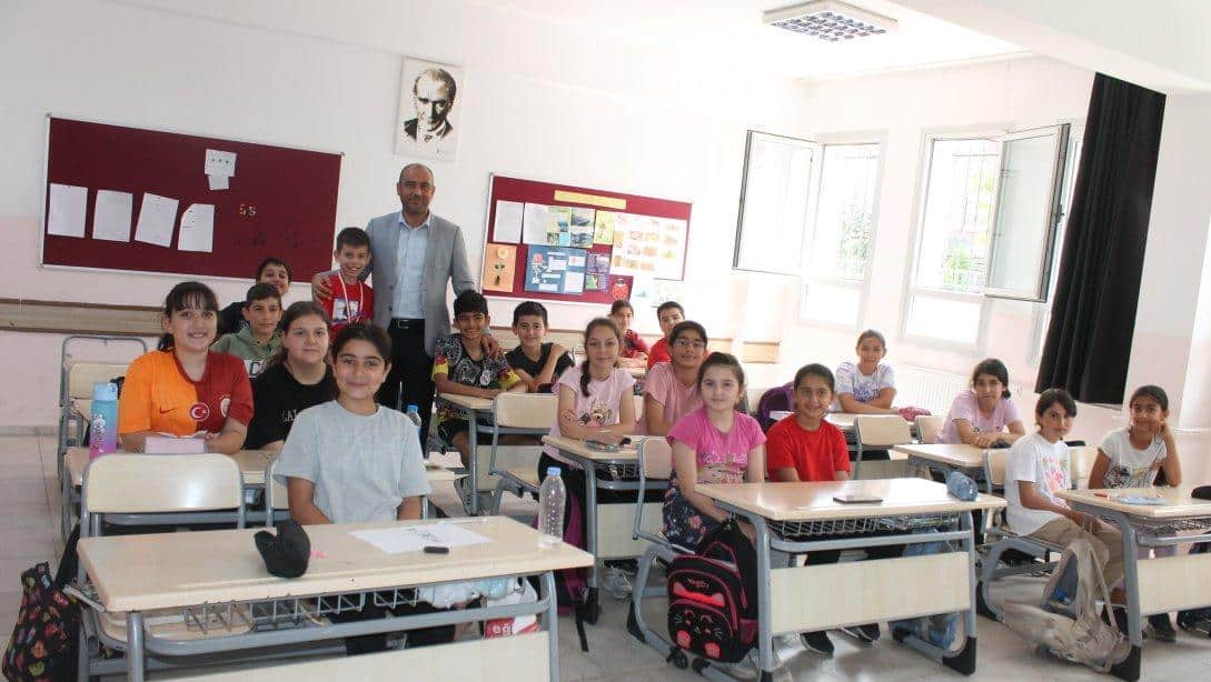 Milli Eğitim Müdürümüz ALİ Serkan ATLAN Fatma Günay Ortaokulu'nu Ziyaret Etti
